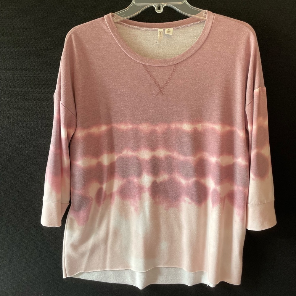3/$10 - Active lightweight sweat shirt. Med. 3/4 cuffed sleeves.